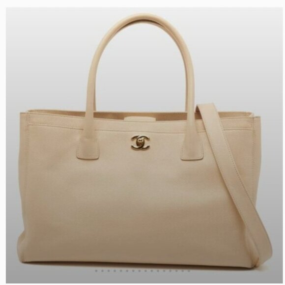 CHANEL Set Beige Tote and Insert - Picture 14 of 15